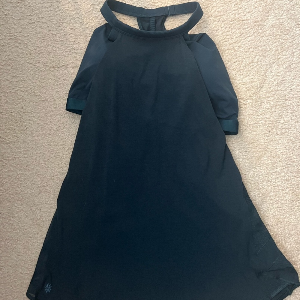 Athleta high neck tank in size XL With built in bra.